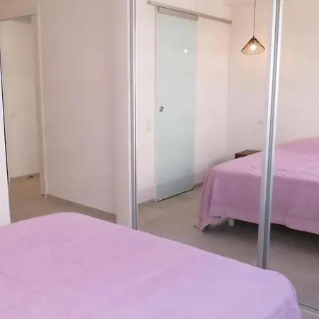3 Pièces Avec Terrasse, Clim, Wifi, Garage En Centre-ville à - Fr-1-780-57 Appartement Sainte-Maxime