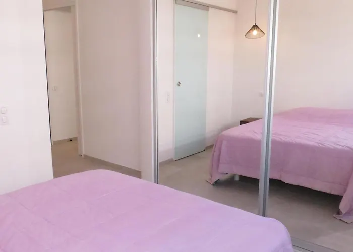 3 Pièces Avec Terrasse, Clim, Wifi, Garage En Centre-ville à - Fr-1-780-57 Appartement Sainte-Maxime