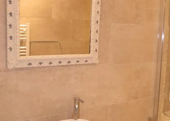 Appartement 3 Pièces Avec Terrasse, Clim, Wifi, Garage En Centre-ville à - Fr-1-780-57